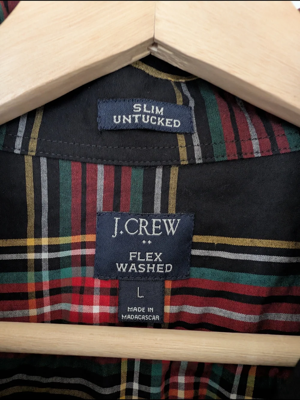 J. Crew Men's Slim Untucked Tartan Black Red Holiday Buttton-Down Shirt, size L